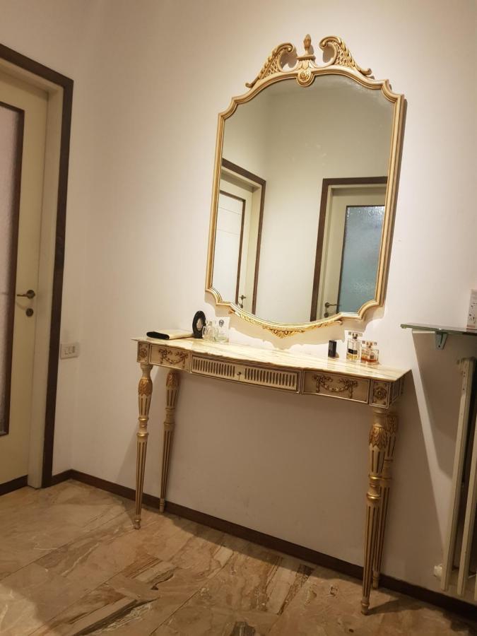 Big Room In Private Appartament, Close To The Station And Center Of City Bergamo Exteriér fotografie